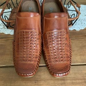 Men formal/dress shoes. Maple brown color.
